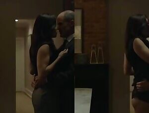 Neve Campbell - Revealing plot in 'House Of Cards'