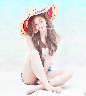 TWICE - Sana