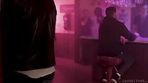 Casey & Foxxy meet their Tinder date