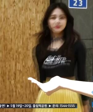 TWICE - Tzuyu & Jihyo