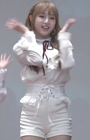 Iz*one - yena