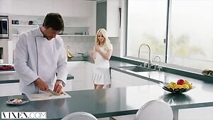 Elsa Jean - Am I distracting You?