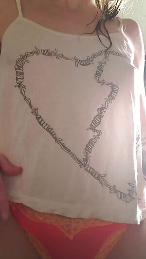 Kinda love getting naked for the internet, listen close and you can tell how wet it gets me 💦