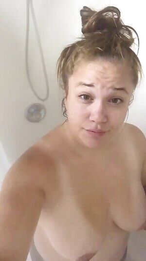 Shower time 😍😍