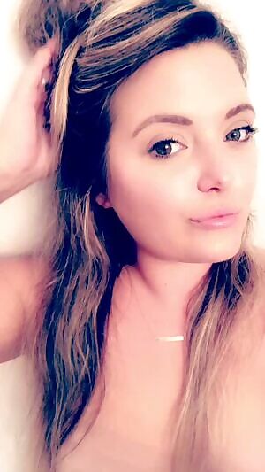 Bored on thanksgiving Day, need company