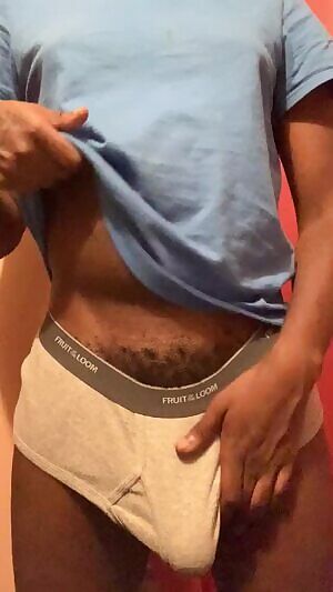 Looking extra hung