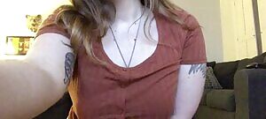 Another big titty drop or you. 💕