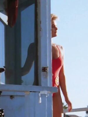 Erika Eleniak in 1989